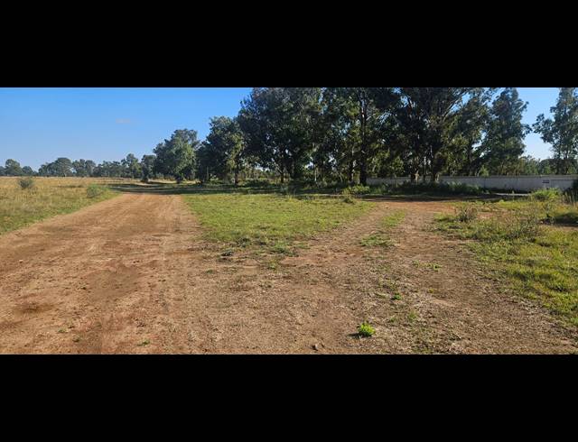 9,500M² VACANT LAND FOR SALE IN DE DEUR